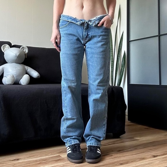 Wrangler Classic Denim Boyfriend Fit Jeans - Picture 8 of 8